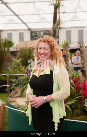 Chelsea, London, UK. 19. Mai 2014. Charlie Dimmock besucht RHS Chelsea Flower Show 201 Credit: Keith Larby/Alamy Live News Stockfoto