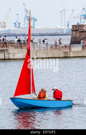 Dinghy racing mit der West-Cheshire-Segelclub auf New Brighton Meeres-See. Stockfoto