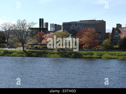 Eden Court Theater und Kino und Fluss Ness inverness Schottland Mai 2014 Stockfoto