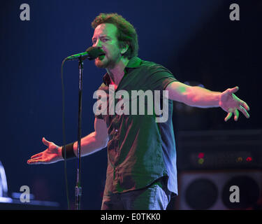 New Orleans, Louisiana, USA. 1. November 2013. Sänger EDDIE VEDDER von Pearl Jam tritt bei den 2013 Voodoo Musik und Kunst-Erlebnis in New Orleans, Louisiana © Daniel DeSlover/ZUMAPRESS.com/Alamy Live-Nachrichten Stockfoto