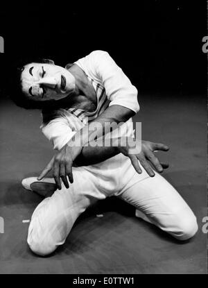 Französischer Pantomime Marcel Marceau Handeln während einer show Stockfoto