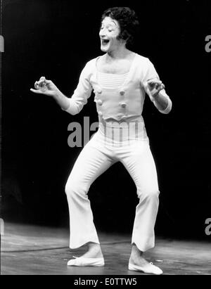 Französischer Pantomime Marcel Marceau Handeln während einer show Stockfoto