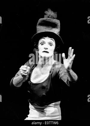 Französischer Pantomime Marcel Marceau Handeln während einer show Stockfoto
