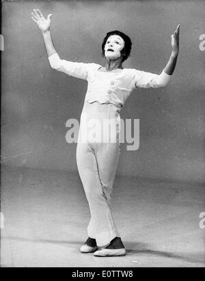 Französischer Pantomime Marcel Marceau Handeln während einer show Stockfoto