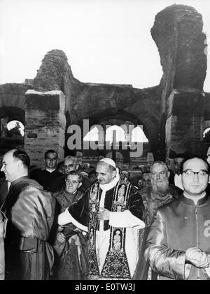 Papst Paul Vl besucht das Kolosseum zu beten Stockfoto
