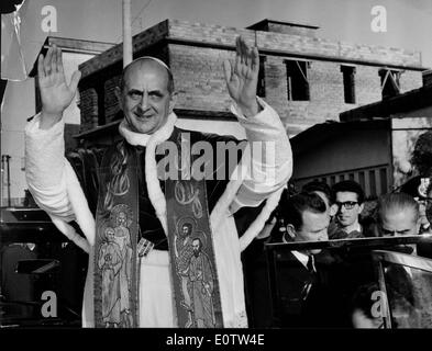 Papst Paul Vl winken für Menschen Stockfoto
