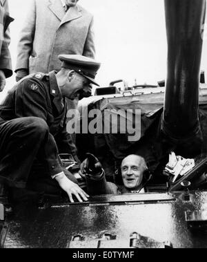 Deutscher Soldat Hasso Von Manteuffel in einem tank Stockfoto