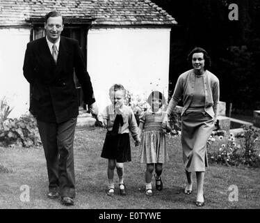 Michael Lithgow zu Hause mit seiner Familie Stockfoto