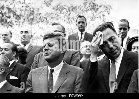 Präsident John F. Kennedy Uhren Columbus Day event Stockfoto