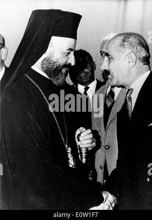 Erzbischof Makarios III besucht Georgios Grivas Stockfoto