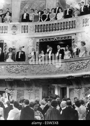 Charles de Gaulle nimmt die Kennedys in die Oper Stockfoto