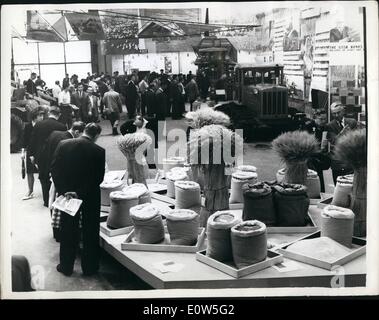 7. Juli 1961 - russischen Fachmesse am Earls Court eröffnet heute: Foto zeigt eine Gesamtansicht des landwirtschaftlichen Bereichs auf der Messe. Stockfoto