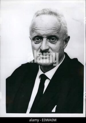 3. März 1962 - den Reiz des Adolf Eichmann zu hören. Y. Sussman... Keystone-Fotoshows: - Y. Sussman - einer der Beamten in der mündlichen Verhandlung in Jerusalem der Beschwerde von Adolf Eichmann - gegen seine Überzeugung und die Todesstrafe. Stockfoto