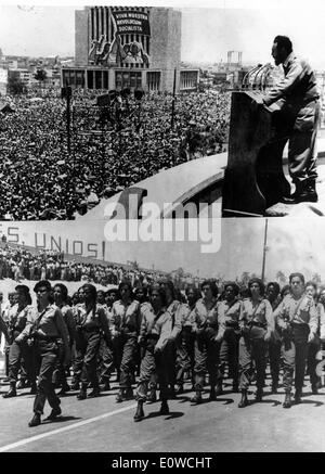 Revolutionär Fidel Castro spricht für Maifeiertag Stockfoto