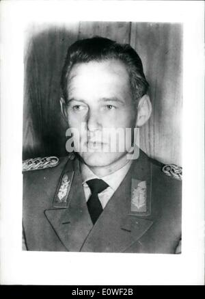 8. August 1962 - Generalmajor Helmut Poppe zum Stadt-Kommandeur in Ost-Berlin, beherrscht auch die Einheiten der Grenzpolizei im Dienst an der Sektor-Grenze, die bis jetzt der Ostzone Innenministerium unterstellt war. Foto zeigt Generalmajor Helmut Poppe (POPPE) Stockfoto
