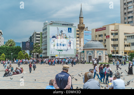 Die kleine Moschee in Konak Square in Konak Stadtteil von Izmir, Türkei Stockfoto