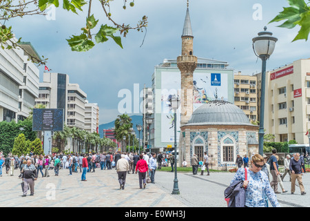 Die kleine Moschee in Konak Square in Konak Stadtteil von Izmir, Türkei Stockfoto