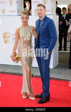 Millie Mackintosh und Professor Green kommen für den British Academy Television Awards. Stockfoto