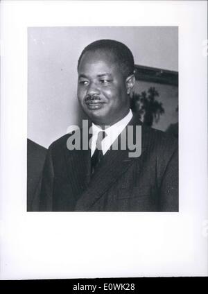 4. April 1963 - Ahmadou Ahidjo Präsident Kameruns auf offiziellem Besuch in Bonn, wo er traf Bundespräsident Lübke in seiner Residenz der Villa Hammerschmidt. Stockfoto