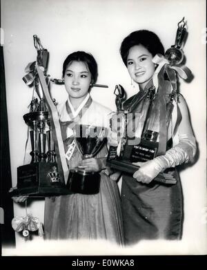 4. April 1963 - koreanische Schönheit gewinnt Wettbewerb "MISS ASIA''. MISS CHAI INJA, 22 jährige Schönheit aus der Republik KOREA gewann die Stockfoto