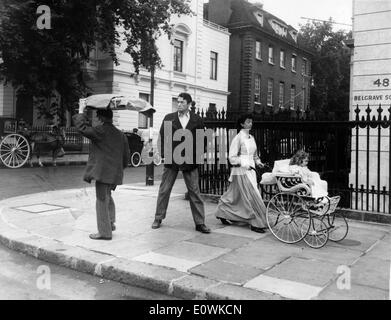 Schauspieler Gregory Peck Dreharbeiten zu "The Million Pound Note" Stockfoto