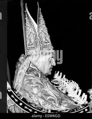 Papst John XXIII besucht die Palmsonntag Messe in St. Peter Stockfoto