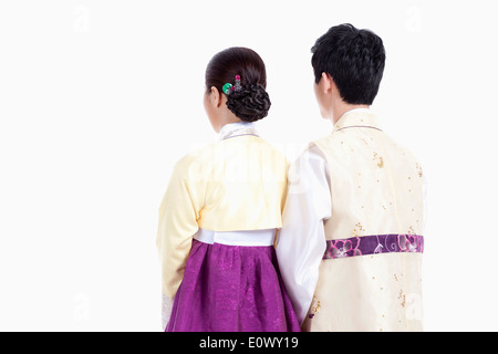 ein paar tragen traditionelle koreanische outfits Stockfoto