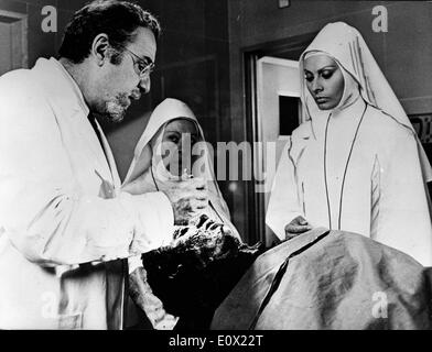 Schauspielerin Sophia Loren in einer Szene aus "The Sin" Stockfoto