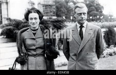 Der Herzog und die Herzogin von Windsor in Sunninghill Stockfoto