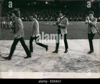 4. April 1965 - unveröffentlichte A bisher Bild der Beatles in ihrer überaus erfolgreichen Konzert im Shea Stadium New York. Stockfoto