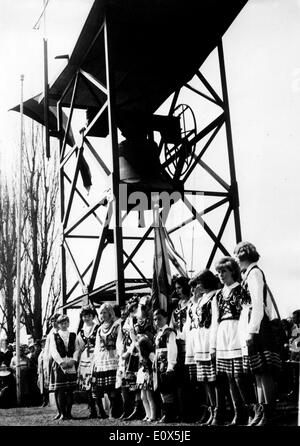 Polnische besuchen eine Zeremonie im KZ Dachau Stockfoto