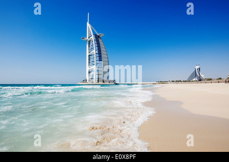 Luxushotel Burj al Arab und Strand in Dubai Vereinigte Arabische Emirate Stockfoto