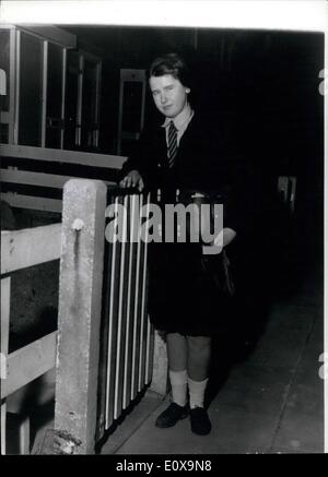 12. Dezember 1965 - Mord Moors Mordanklage Anhörung im Hyde, Cheshire.Photo Patricia Hodges, ein Zeuge in der Mauren zeigt Gebühren Anhörung findet am Hyde, Cheshire. Stockfoto