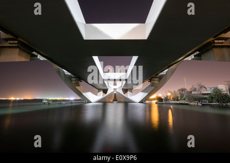 Modern-Sheikh-Zayed-Brücke entworfen von Zaha Hadid in Abu Dhabi Vereinigte Arabische Emirate Stockfoto