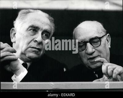 1. Januar 1966 - eröffnete der 11. Konferenz der kommunistischen Partei heute Morgen in der Congress Hall in Rom. ein großes Bild des späten Stockfoto