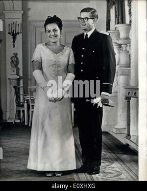 2. Januar 1967 - werden sie am 10. Januar heiraten. Foto zeigt:-dieses Bild der Prinzessin Margriet der Niederlande und Herr Pieter Van Vollenhoven, wurde von Max Kost für den Anlass ihrer kommenden Ehe am 10. Januar aufgenommen. 1967 Stockfoto