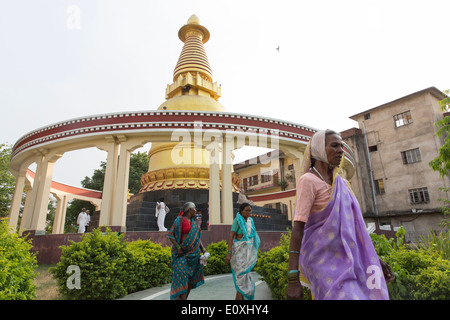 Bodh Gaya ist eine wichtige buddhistische Pilgerstätte in Indien, bekannt für den Bodhi-Baum, unter dem der Buddha Erleuchtung erlangte. Stockfoto