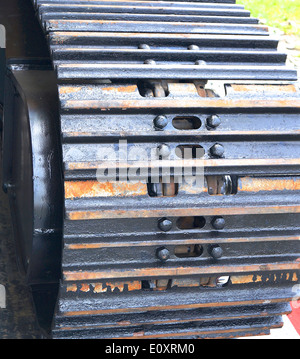 Die Nahaufnahme der Crawler Bulldozer im Feld Stockfoto