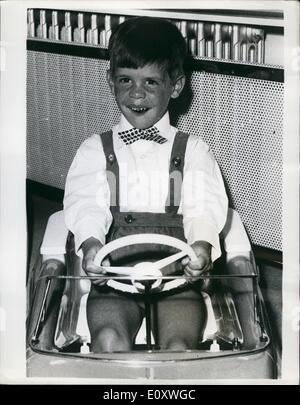 10. Oktober 1967 - Geburtstag Bild von Prinz Feisal: Foto zeigt ein glückliches Bild von Prinz Feisal, zweiter Sohn von König Hussein von Jordanien, abgebildet auf seinen vierten Geburtstag. Stockfoto