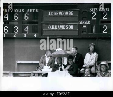 6. Juni 1968 - Wimbledon Open Tennis Championships Centrecourt Zuschauer Stockfoto