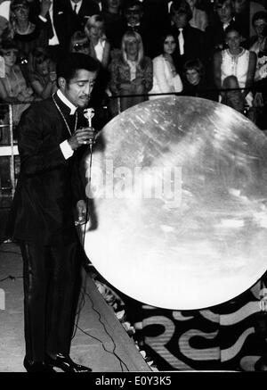 Sänger Sammy Davis Jr. führt im Konzert Stockfoto