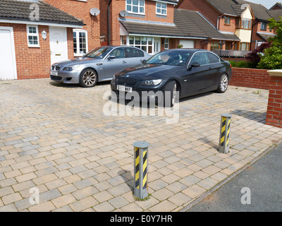 Erhöhten Poller auf Privatgrundstück in Cheshire UK Stockfoto