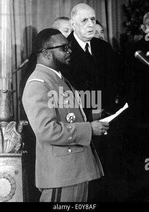 Präsident Charles de Gaulle mit Jean-Bedel Bokassa Stockfoto