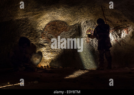 Cro-Magnon-Mensch Malerei Bison in Altsteinzeit Höhle im Musée Le Thot über prähistorische Leben und Kunst, Thonac, Dordogne, Frankreich Stockfoto