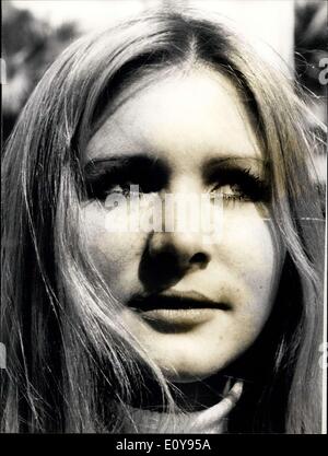 13. Mai 1969 - zeigt Foto Michele Hayotte '' die schönsten Augen des Festivals '', abgebildet in Cannes. Stockfoto