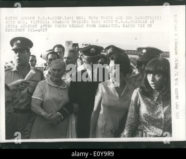 Sept. 09, 1969 - israelische Frauen in entführtes Passagierflugzeug in Tel Aviv ankommen: die vier israelische Passagiere die amerikanische Trans-World Stockfoto