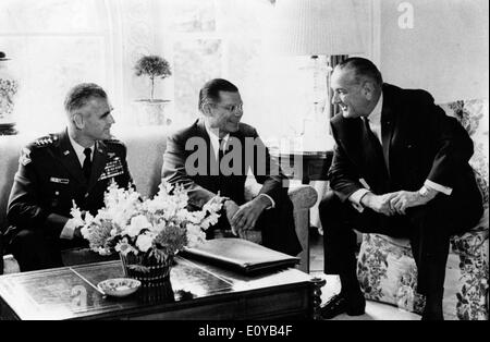 13. Juli 1969; London, England, Vereinigtes Königreich; Präsident LYNDON B. JOHNSON (1908 – 1973), 36. Präsident der Vereinigten Staaten Stockfoto