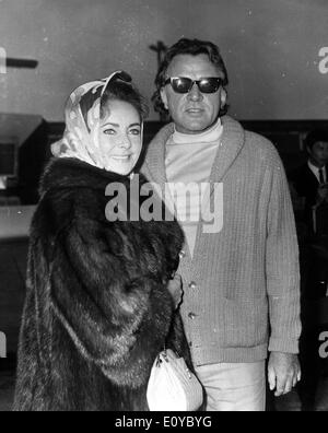 Schauspielerin Elizabeth Taylor mit Ehemann Richard Burton Stockfoto