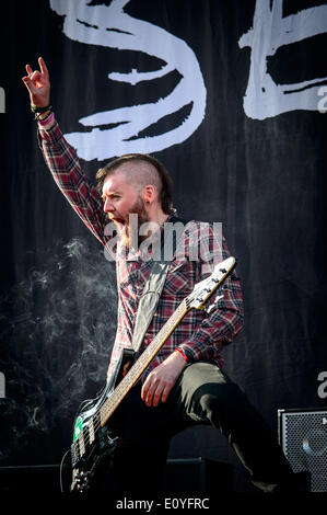 Columbus, Ohio, USA. 16. Mai 2014. Südafrikanische post-grunge/Alternative-Metal-Band Seether auf der Bühne beim Festival Rock On The Range in Columbus, Ohio. Bandmitglieder: SHAUN MORGAN, DALE STEWART, JOHN HUMPHREY, BRYAN WICKMANN © Igor Vidyashev/ZUMAPRESS.com/Alamy Live-Nachrichten Stockfoto