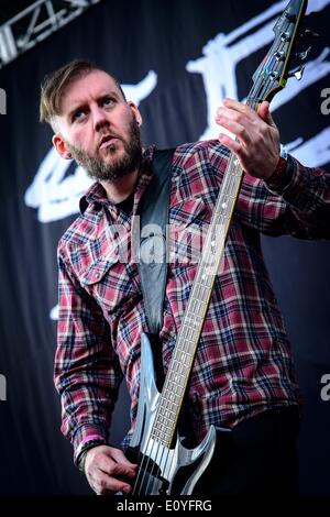 Columbus, Ohio, USA. 16. Mai 2014. Südafrikanische post-grunge/Alternative-Metal-Band Seether auf der Bühne beim Festival Rock On The Range in Columbus, Ohio. Bandmitglieder: SHAUN MORGAN, DALE STEWART, JOHN HUMPHREY, BRYAN WICKMANN © Igor Vidyashev/ZUMAPRESS.com/Alamy Live-Nachrichten Stockfoto